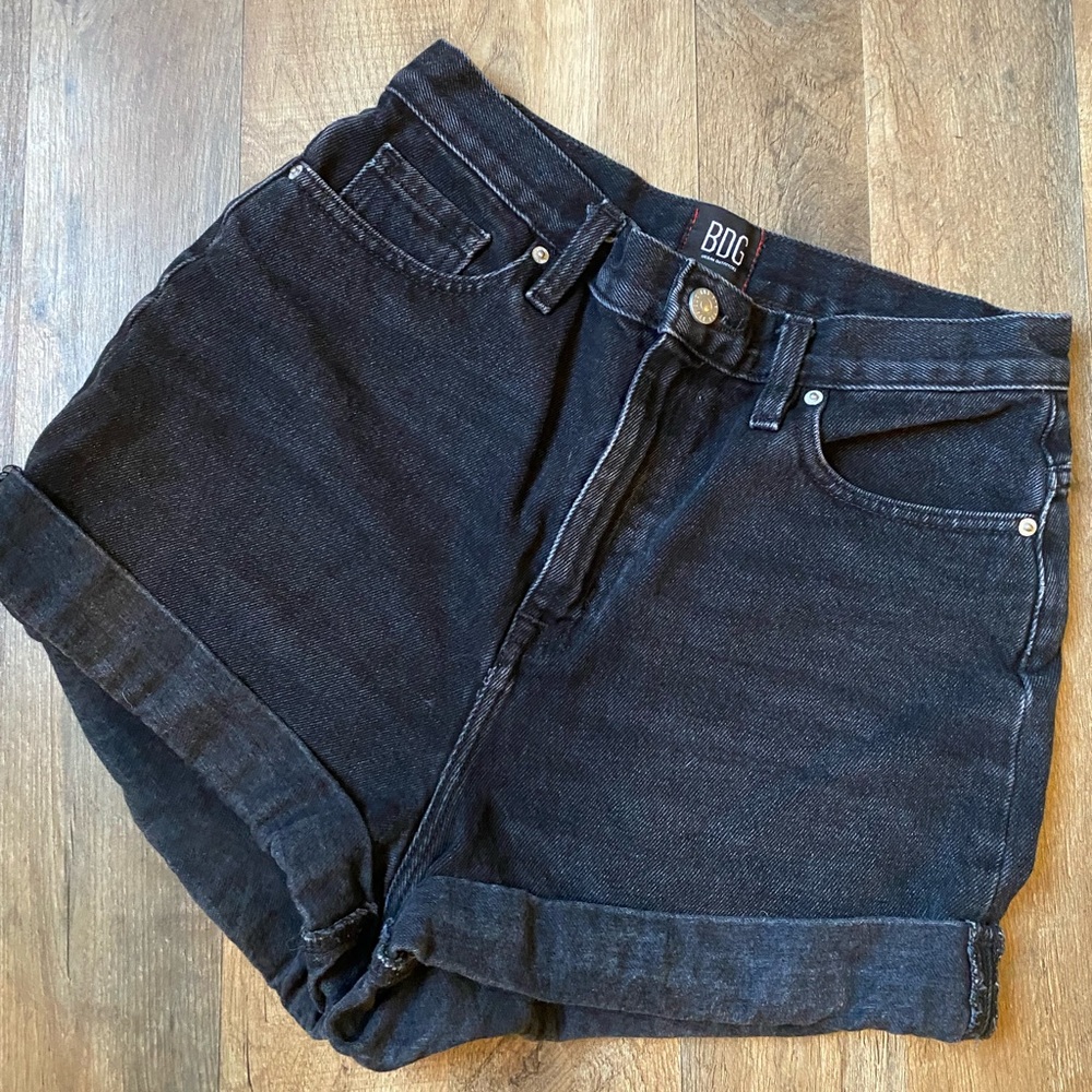 BDG mom high rise shorts